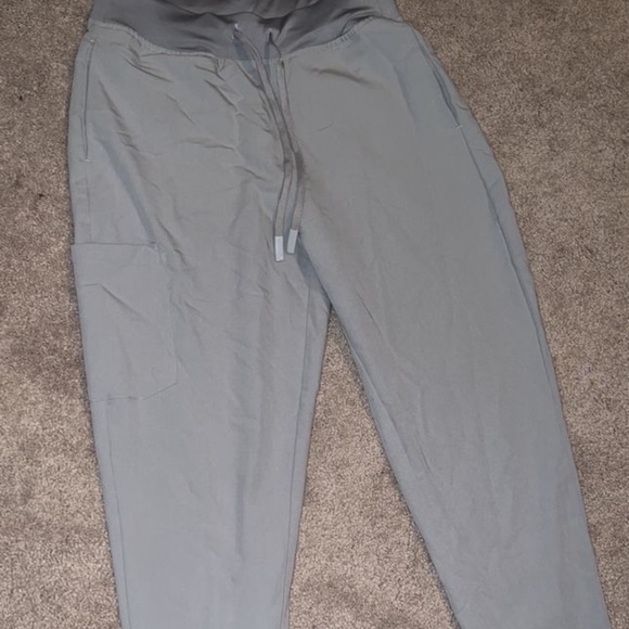 Gray Scrubs SET - Picture 3 of 4